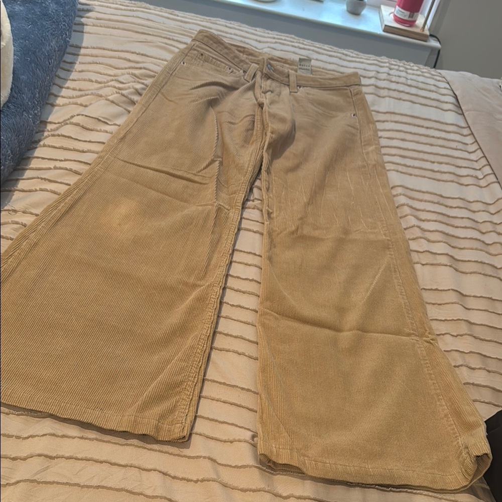 Levi’s pants